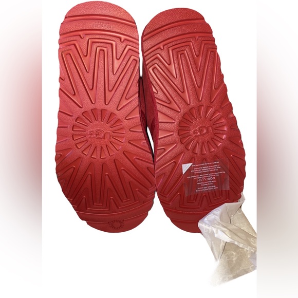 Red Women’s Neumel Uggs Size 8 - Picture 4 of 6